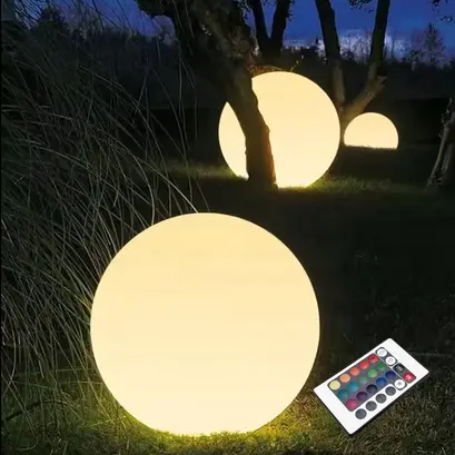 СОЛАРНА/ПРЕЗАРЕЖДАЕМА RGBW LED ТОПКА D35cm IP54 LiFePO4 1800mAh